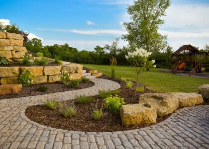 How to Create an Outdoor Oasis